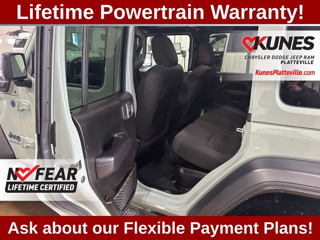 Used 2023 Jeep Wrangler Unlimited w/ Sun & Screen Package image 17