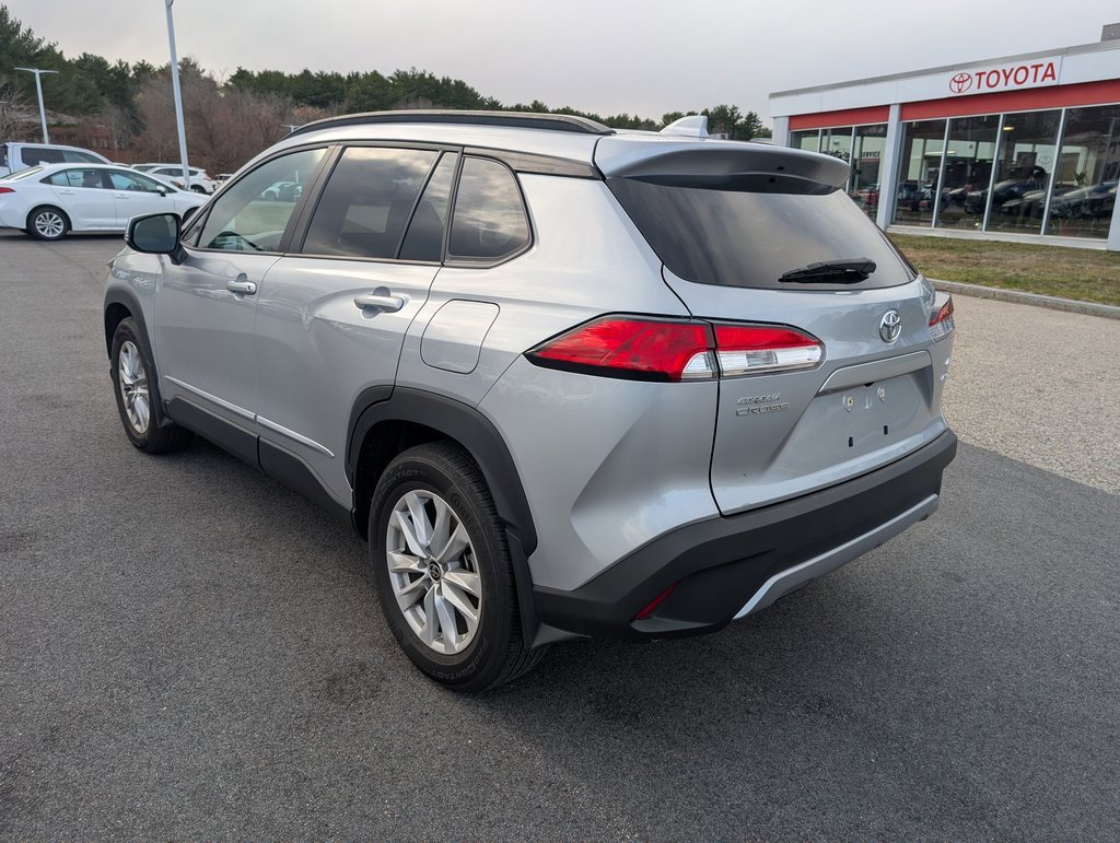 Used 2022 Toyota Corolla Cross LE image 3