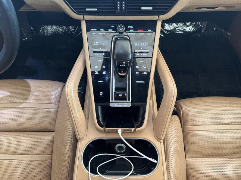 Used 2019 Porsche Cayenne AWD/4WD image 25