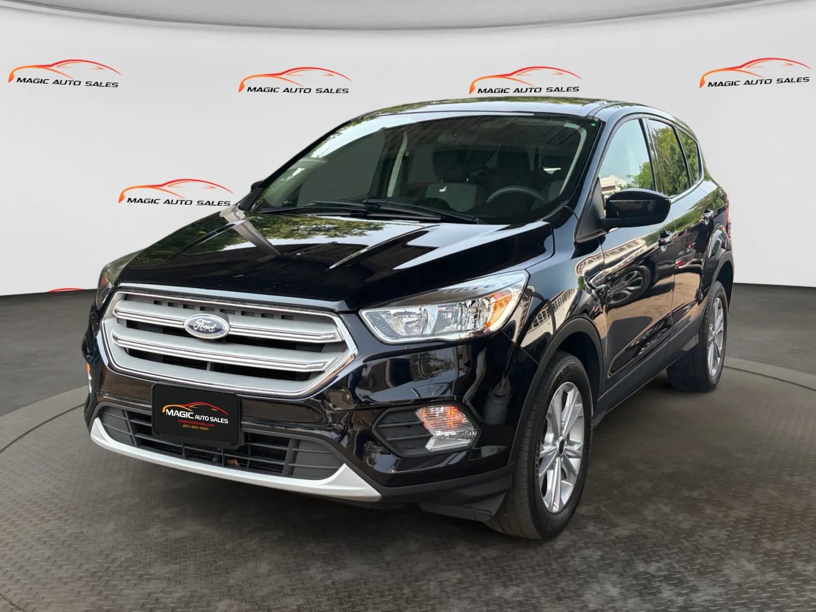 Used 2019 Ford Escape SE AWD/4WD image 1