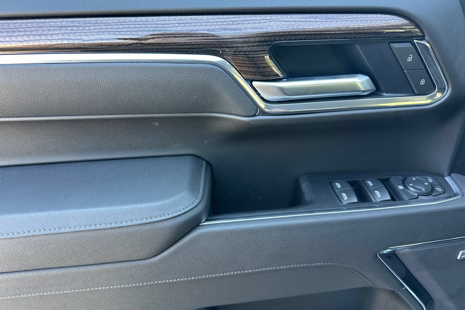 New 2026 Chevrolet Silverado 1500 LT Trail Boss w/ Convenience Package II AWD/4WD image 11