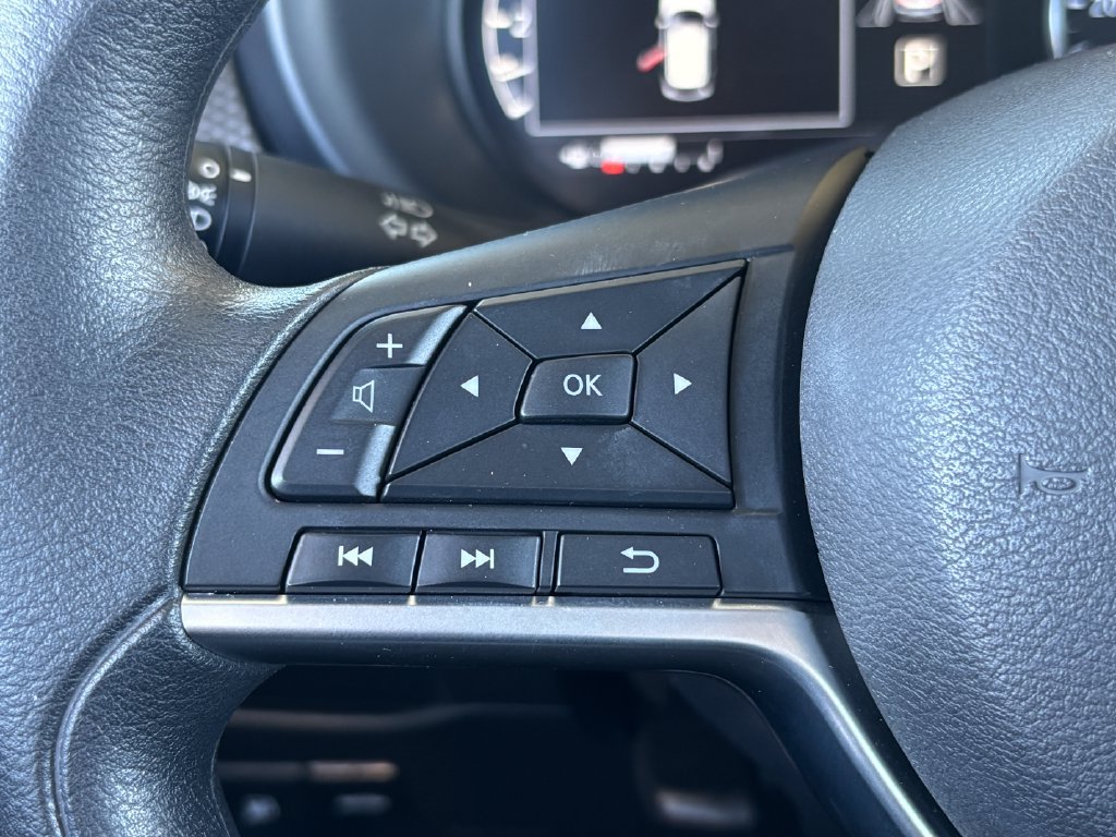 Used 2023 Nissan Kicks SV FWD image 11