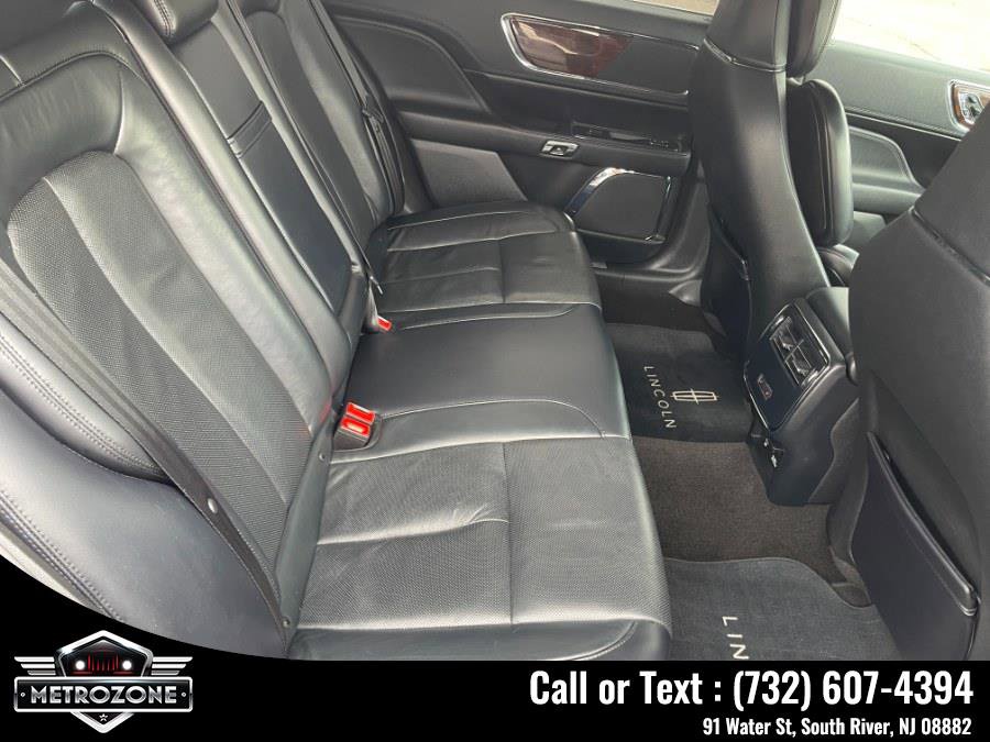 Used 2019 Lincoln Continental Select w/ Continental Climate Package image 19