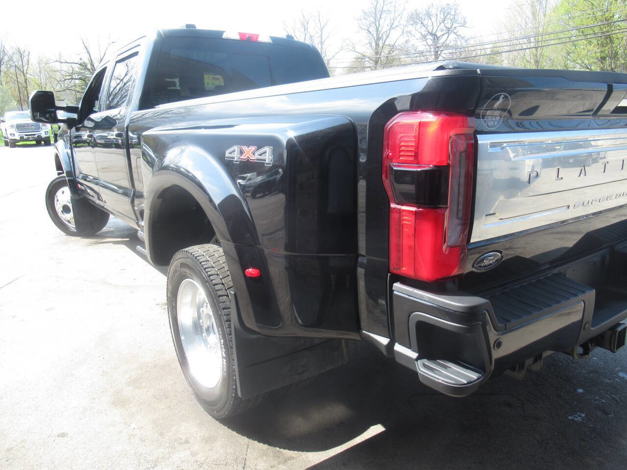 Used 2023 Ford F450 Platinum AWD/4WD image 14