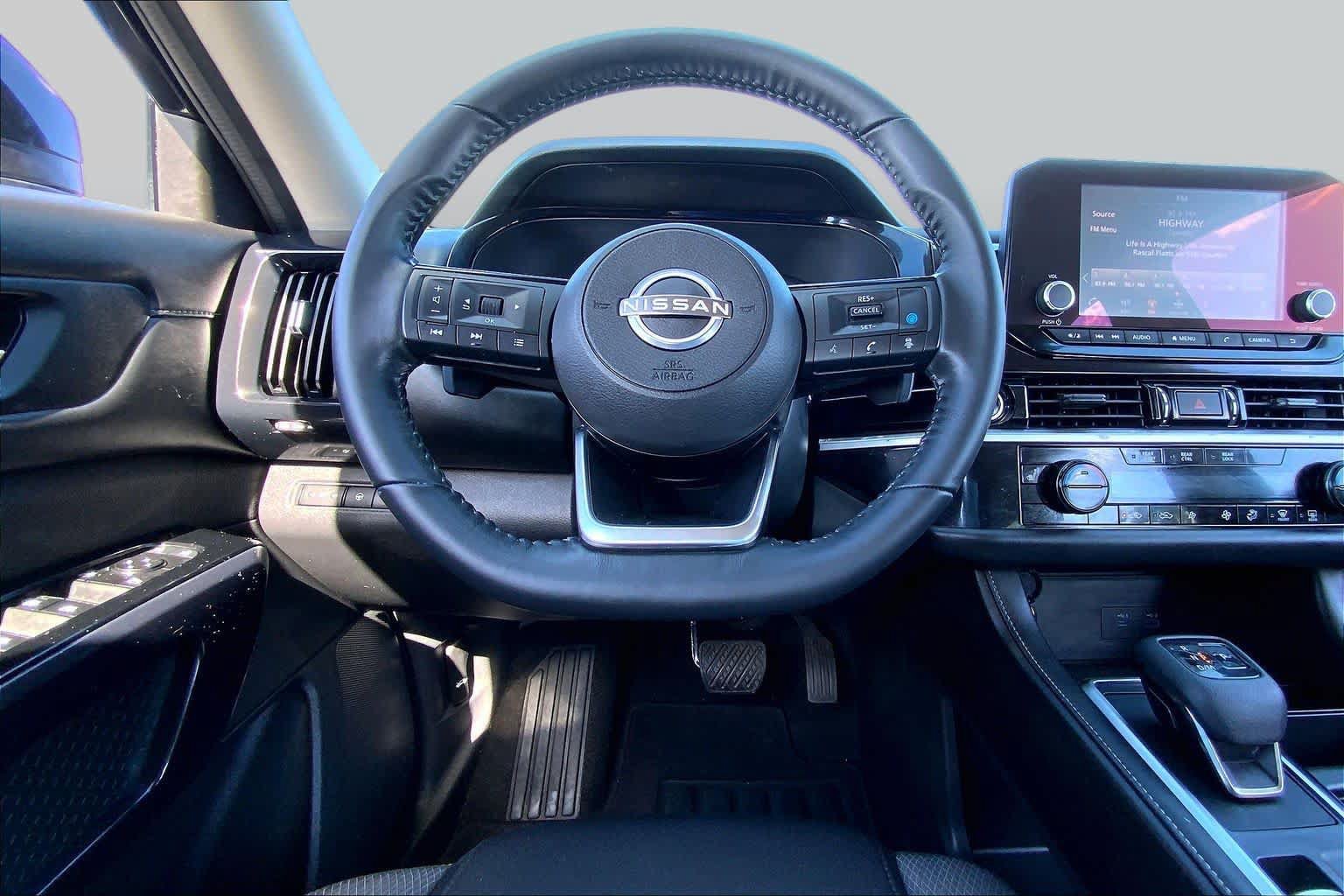 Used 2022 Nissan Pathfinder SV FWD image 6