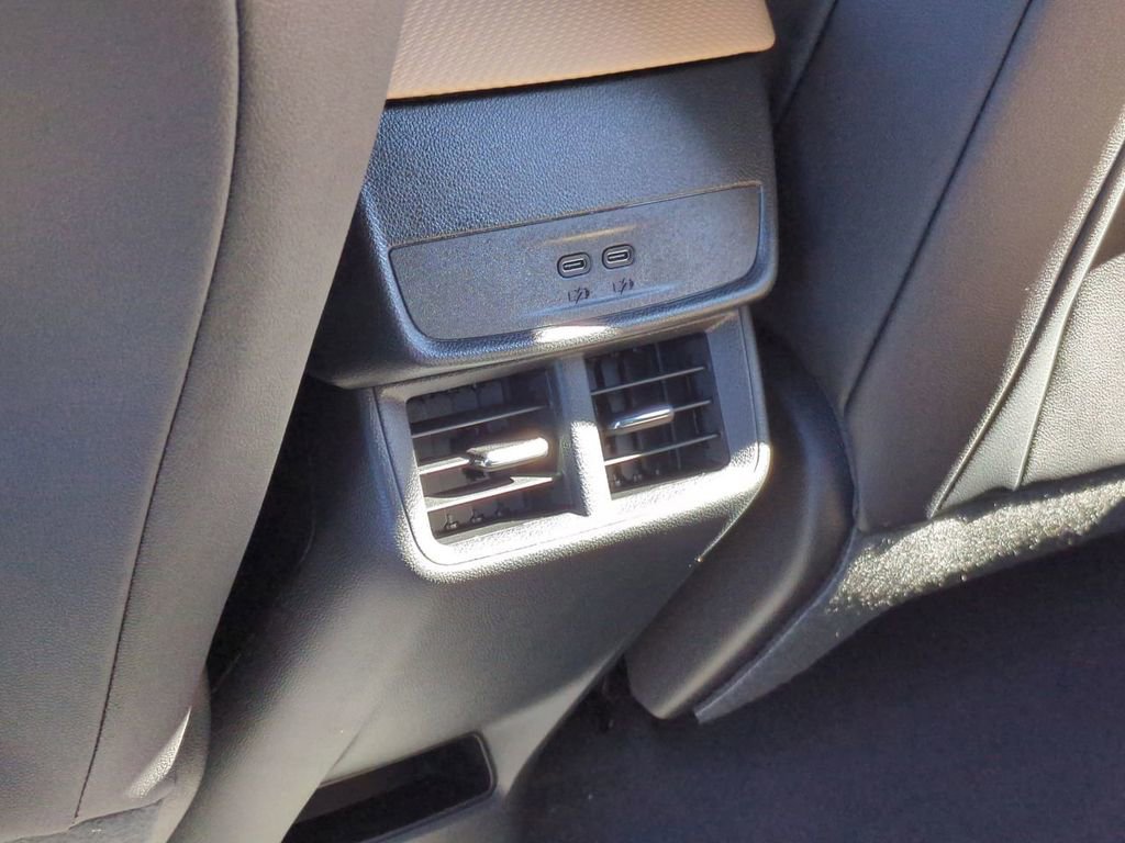 Used 2026 Chevrolet Equinox ACTIV w/ Safety and Technology Package image 21