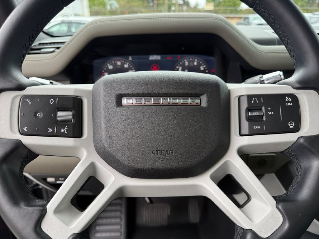 Used 2022 Land Rover Defender 110 SE AWD/4WD image 21