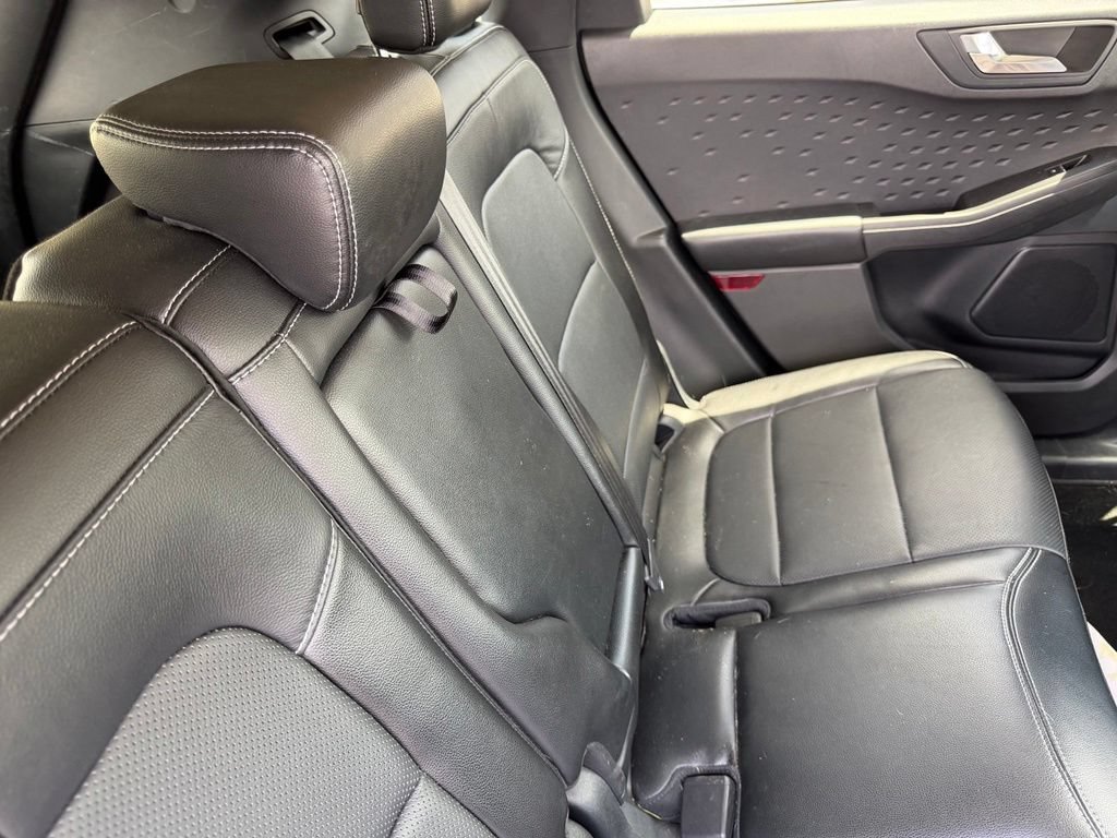 Used 2020 Ford Escape Titanium FWD image 16