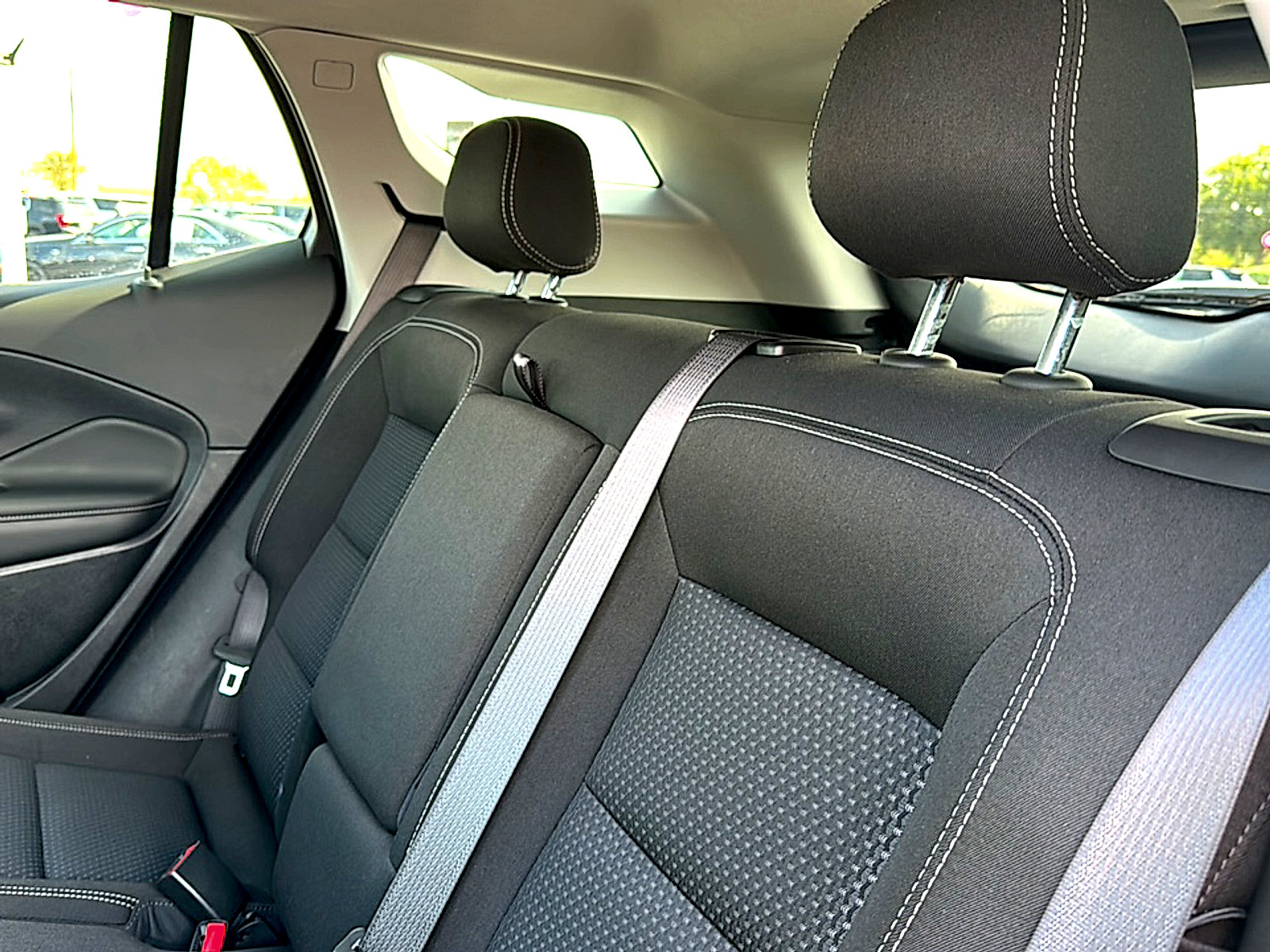 Used 2024 GMC Terrain SLE w/ Driver Convenience Package FWD image 19