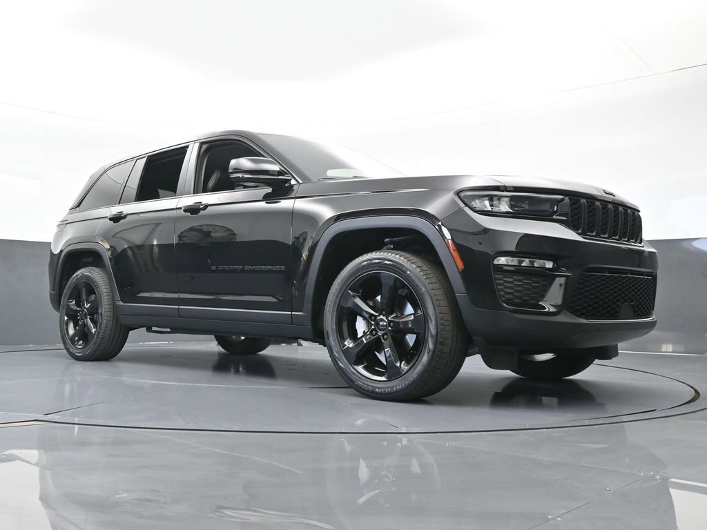 Used 2023 Jeep Grand Cherokee Limited w/ Black Appearance Package image 65