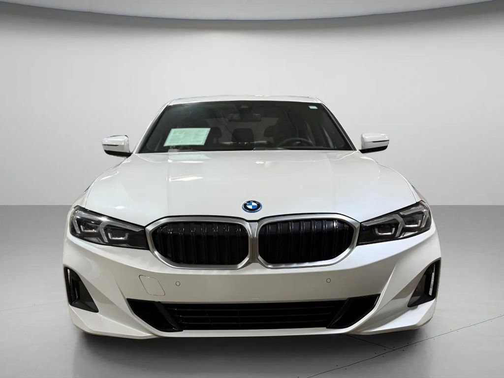 Used 2023 BMW 330e xDrive w/ Driving Assistance Package AWD/4WD image 9
