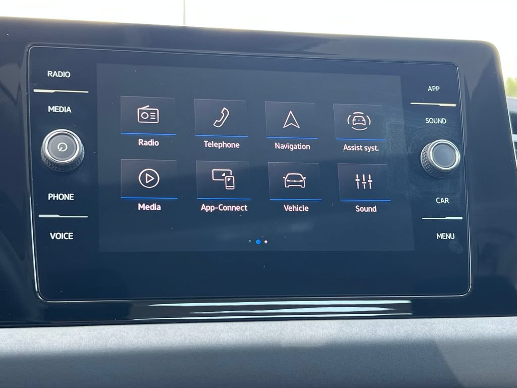 Used 2025 Volkswagen Jetta SE FWD image 21
