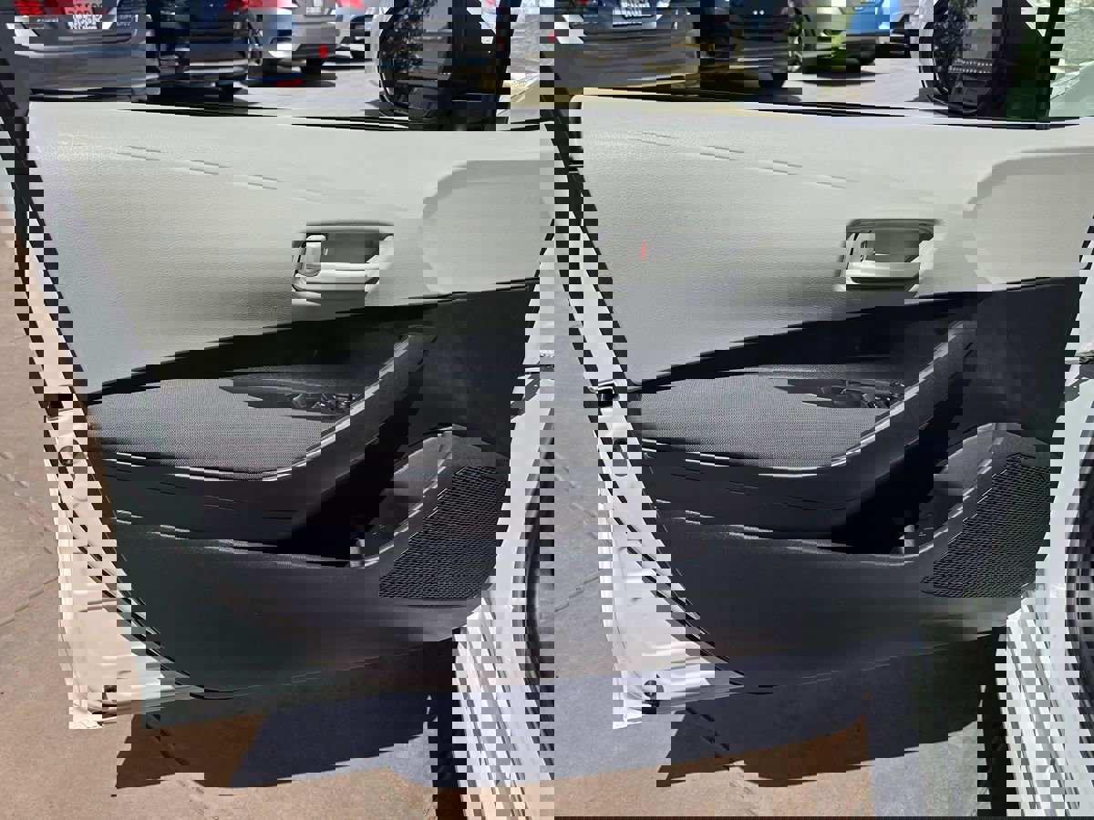 Used 2023 Toyota Corolla LE image 30