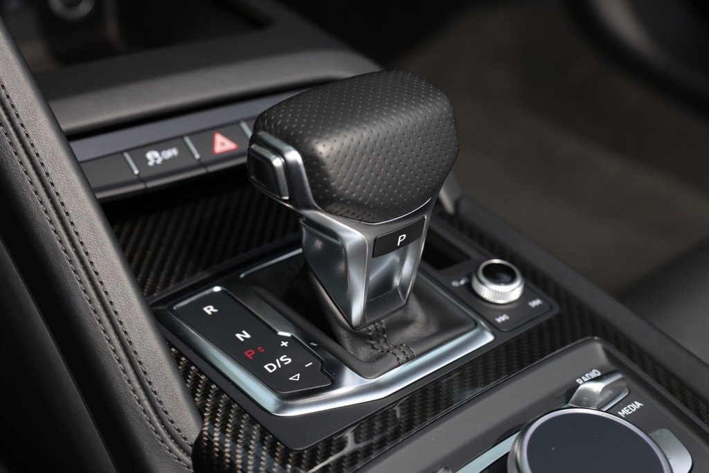 Used 2018 Audi R8 V10 plus w/ Full Leather Package image 41