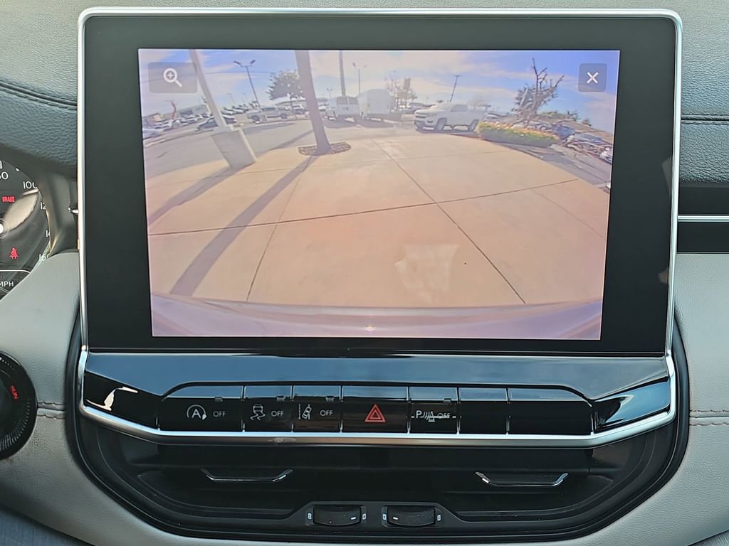 Used 2024 Jeep Compass Limited image 22