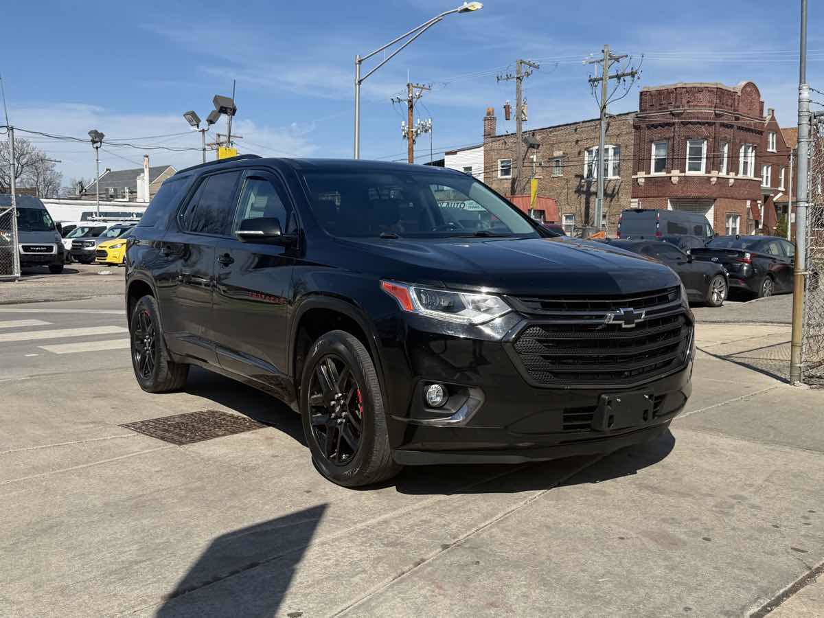 Used 2019 Chevrolet Traverse Premier w/ Redline Edition AWD/4WD image 3
