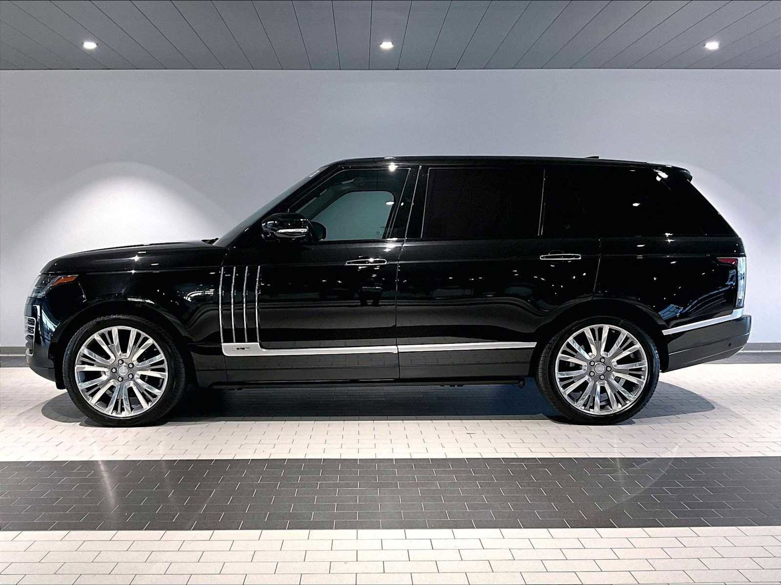 Used 2021 Land Rover Range Rover SV Autobiography Dynamic image 2
