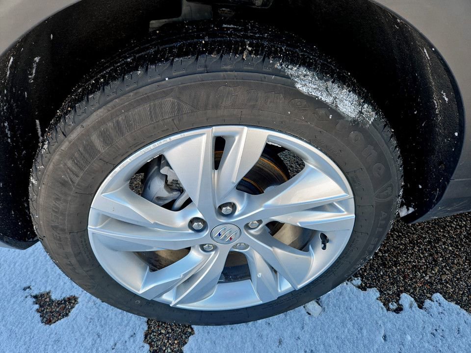 Used 2025 Buick Encore GX Preferred image 36