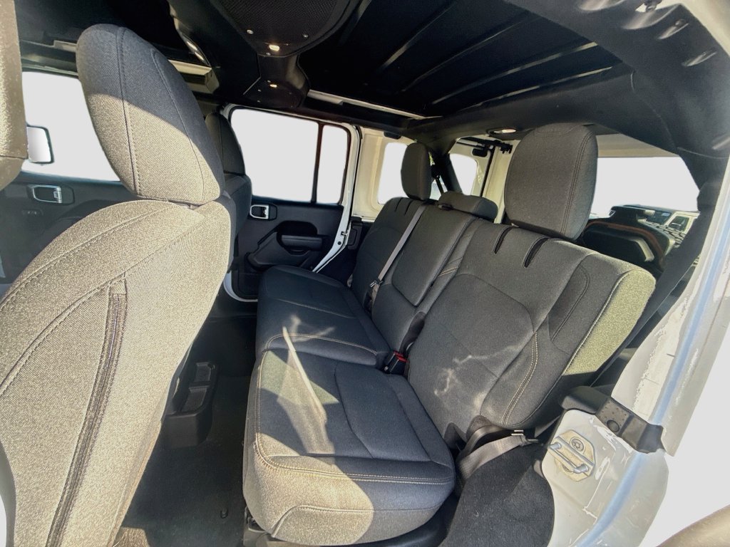 Used 2024 Jeep Wrangler Unlimited AWD/4WD image 27
