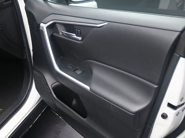 Used 2022 Toyota RAV4 XLE w/ Convenience Package image 23