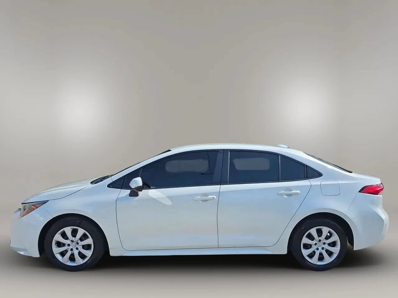 Used 2020 Toyota Corolla LE FWD image 5