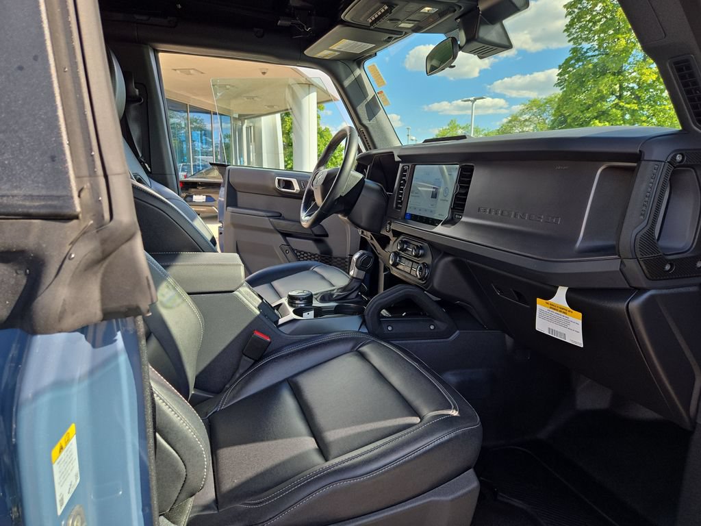 Certified 2025 Ford Bronco Badlands w/ Sasquatch Package AWD/4WD image 31