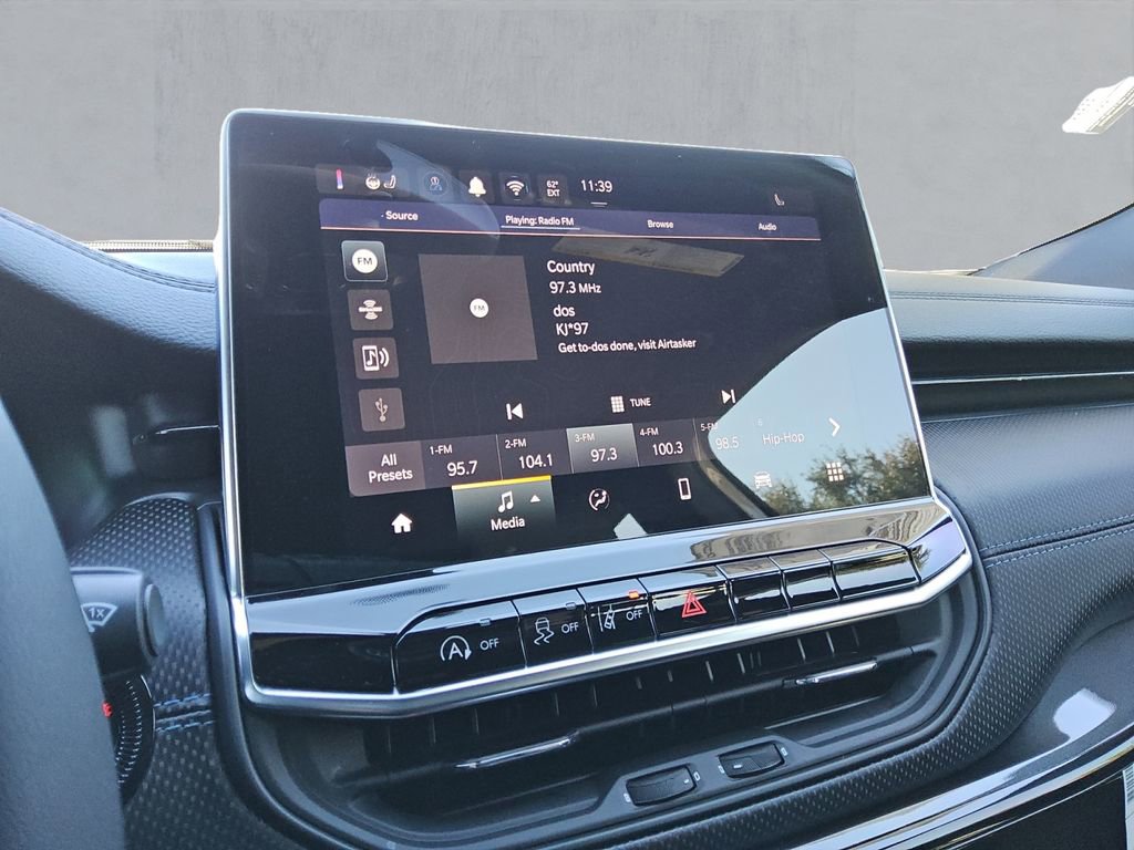 New 2026 Jeep Compass Latitude image 19