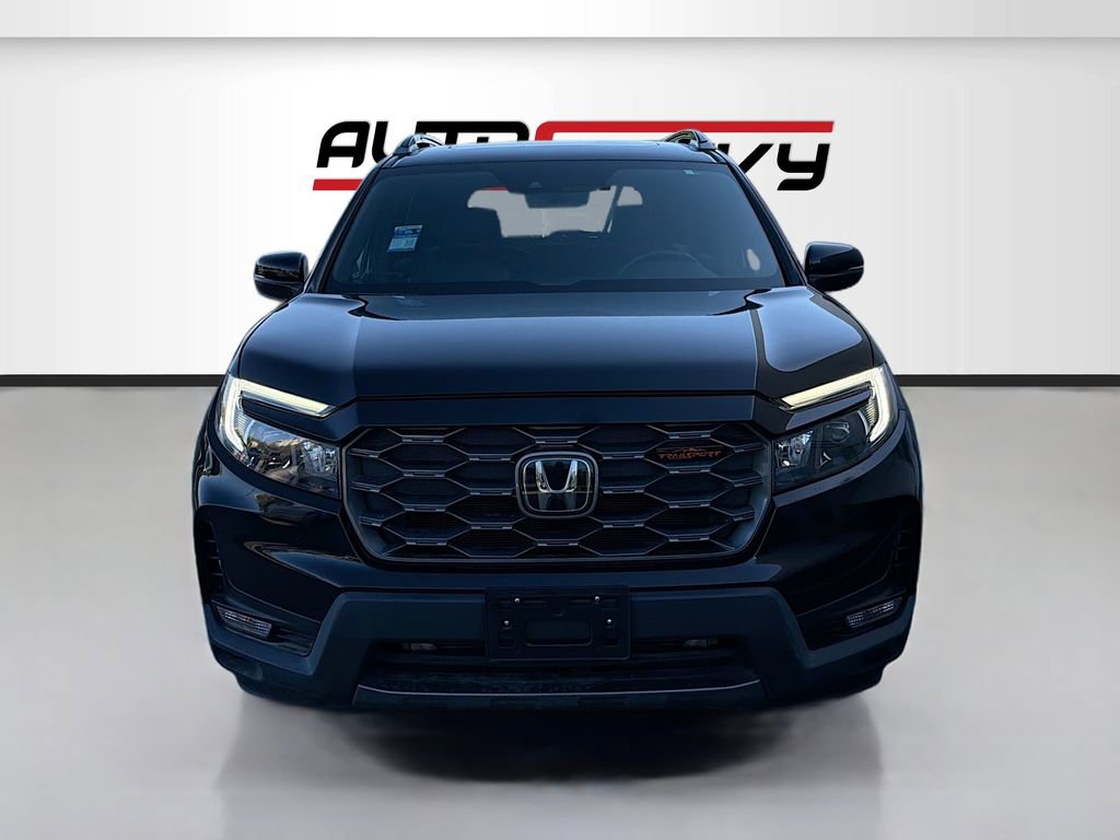 Used 2023 Honda Passport TrailSport image 2