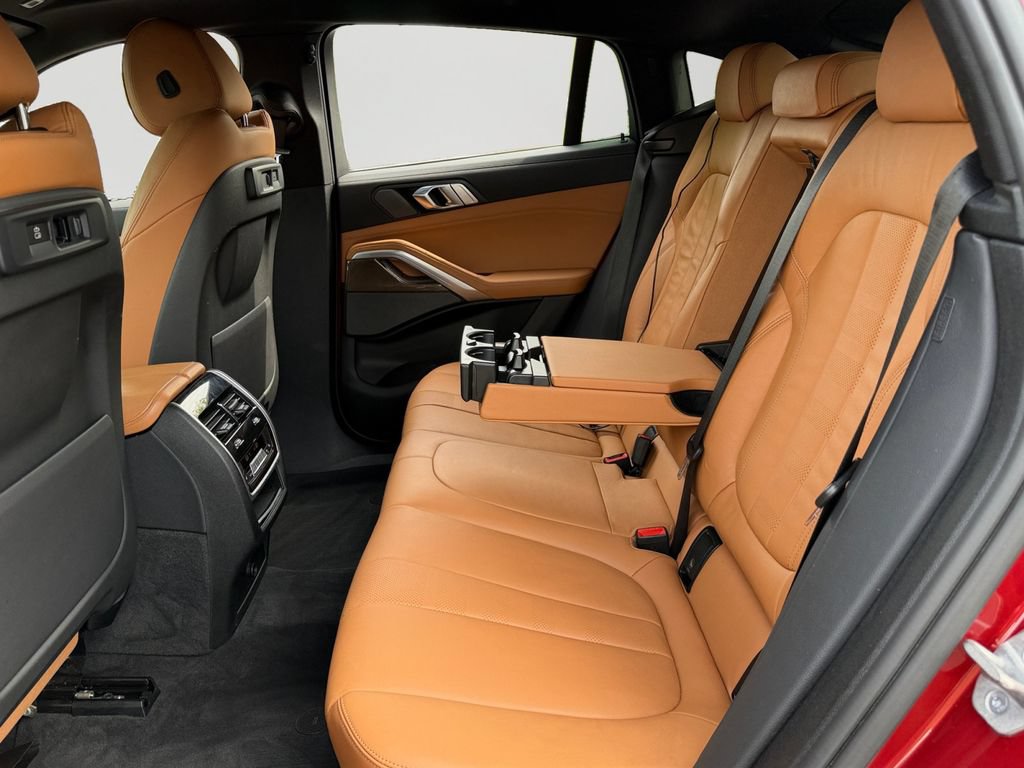 Used 2021 BMW X6 xDrive40i w/ M Sport Package AWD/4WD image 13