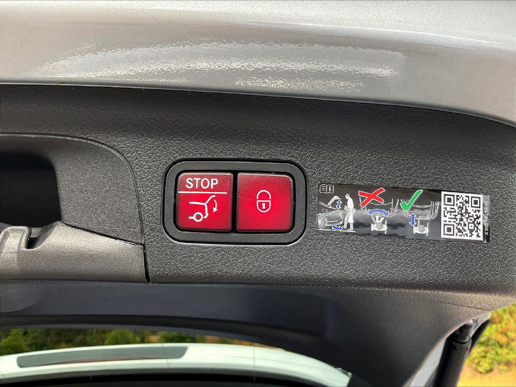 Certified 2025 Mercedes-Benz GLE 350 4MATIC image 37