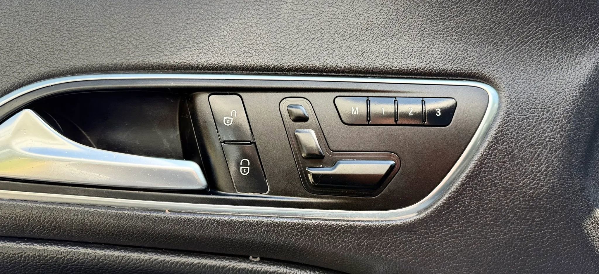 Used 2014 Mercedes-Benz CLA 250 image 21