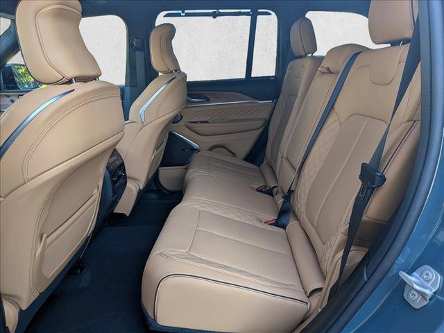 New 2026 Jeep Grand Cherokee Summit w/ Obsidian Package image 17