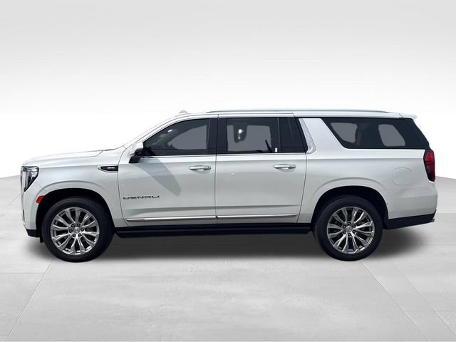 Used 2023 GMC Yukon XL Denali AWD/4WD image 2
