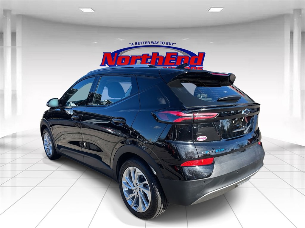 Used 2022 Chevrolet Bolt EUV LT w/ Comfort Package image 5