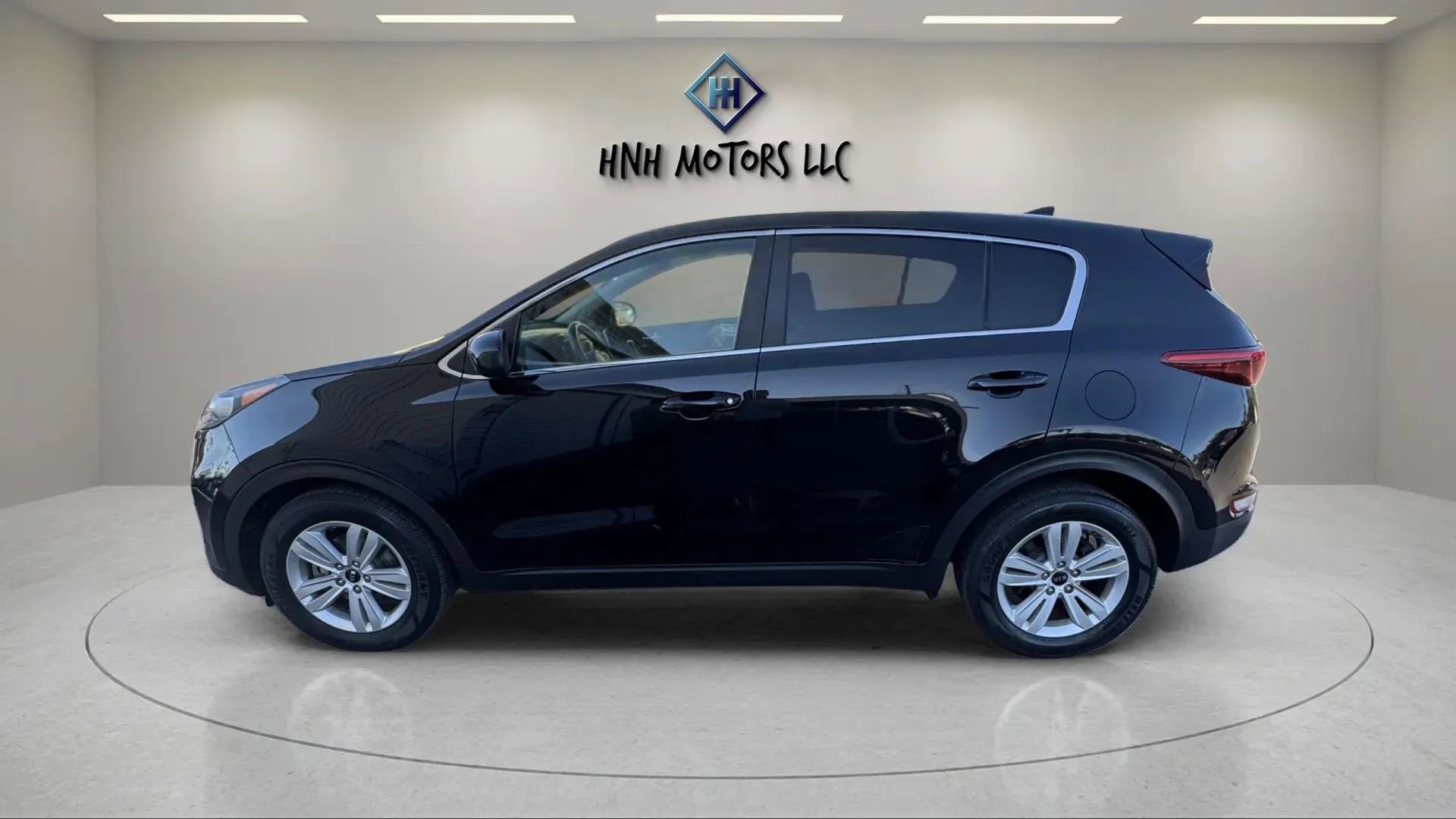 Used 2018 Kia Sportage LX image 2