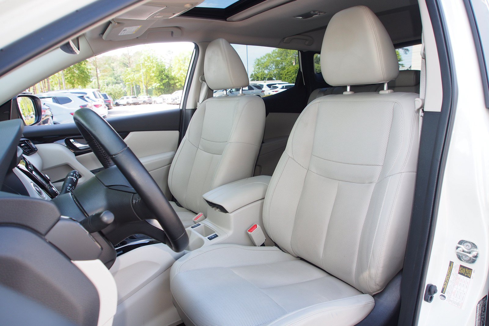 Used 2022 Nissan Rogue Sport SL w/ Premium Package FWD image 30