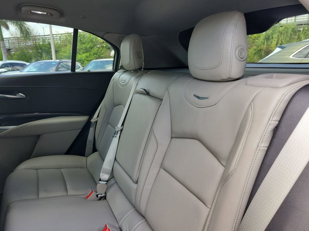 Used 2020 Cadillac XT4 Premium Luxury image 11