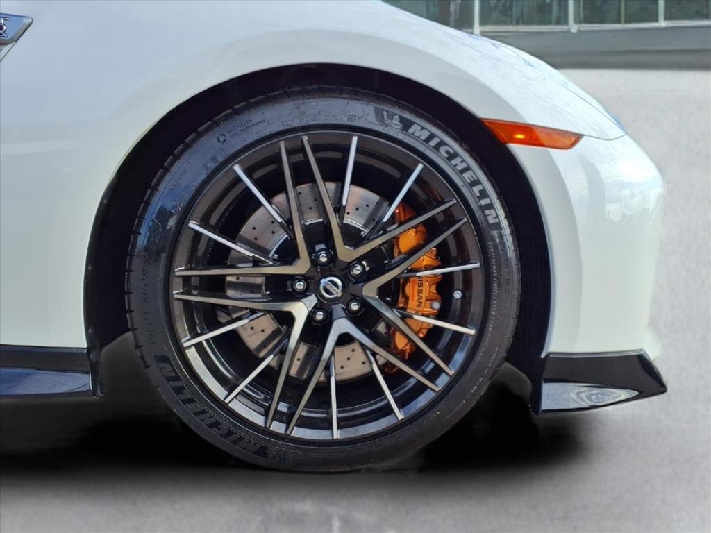 Certified 2021 Nissan GT-R Premium image 9