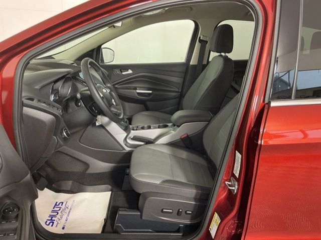 Used 2016 Ford Escape SE w/ Equipment Group 201A AWD/4WD image 16