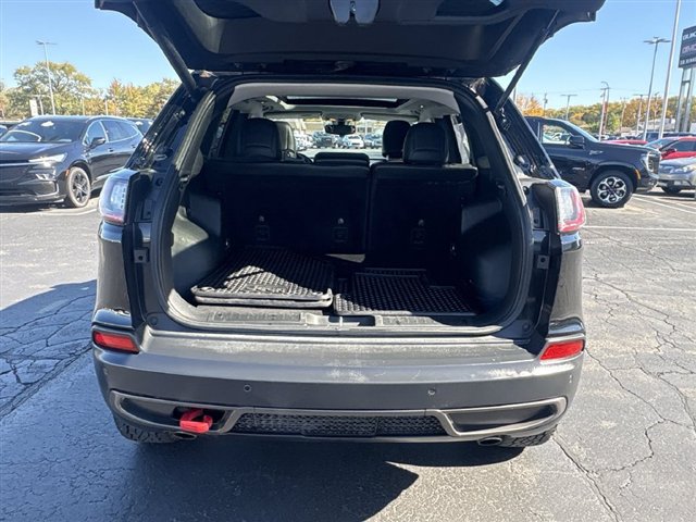 Used 2019 Jeep Cherokee Trailhawk w/ Comfort/Convenience Group AWD/4WD image 26