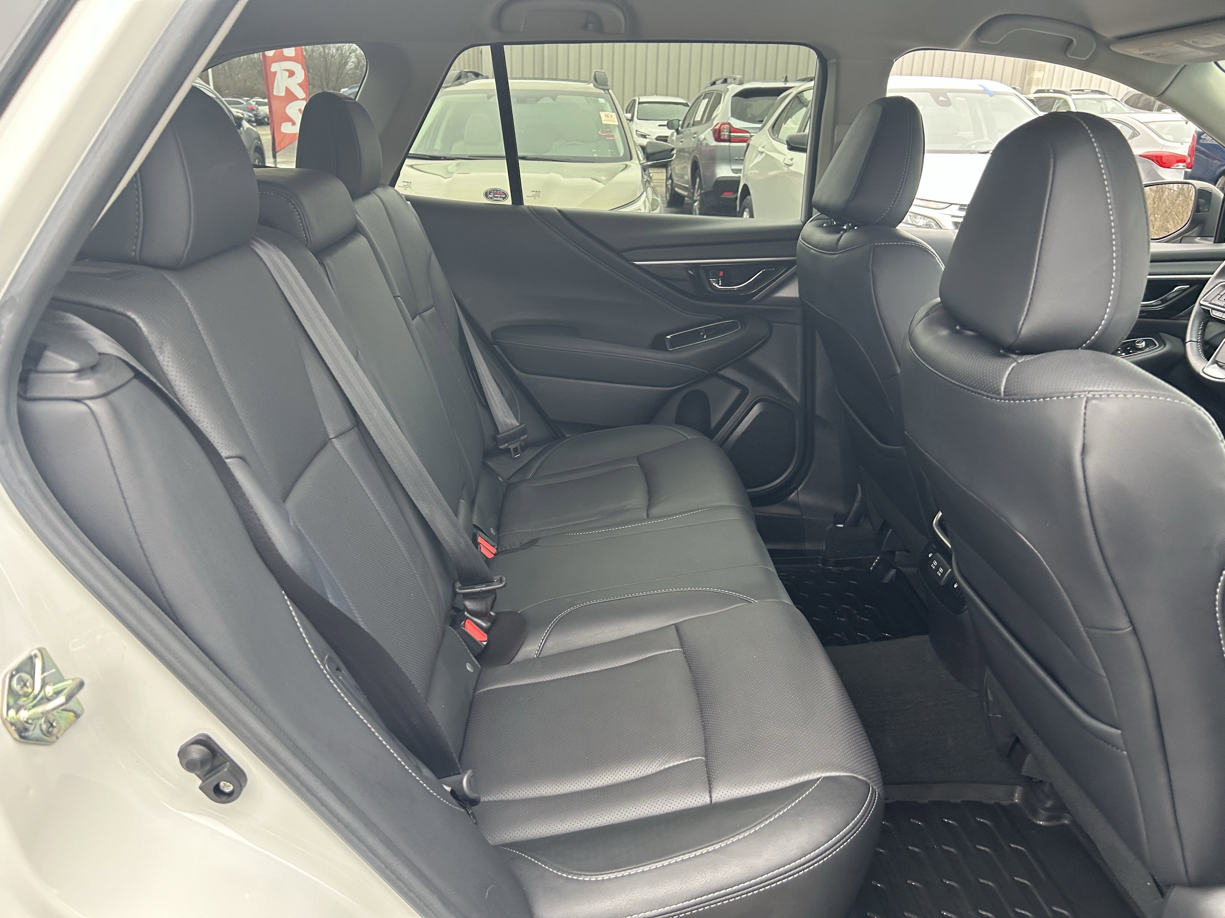 Used 2020 Subaru Outback Limited image 23