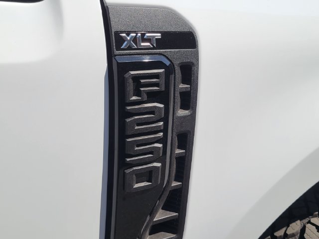 New 2027 Ford F250 XLT w/ XLT Premium Package AWD/4WD image 7