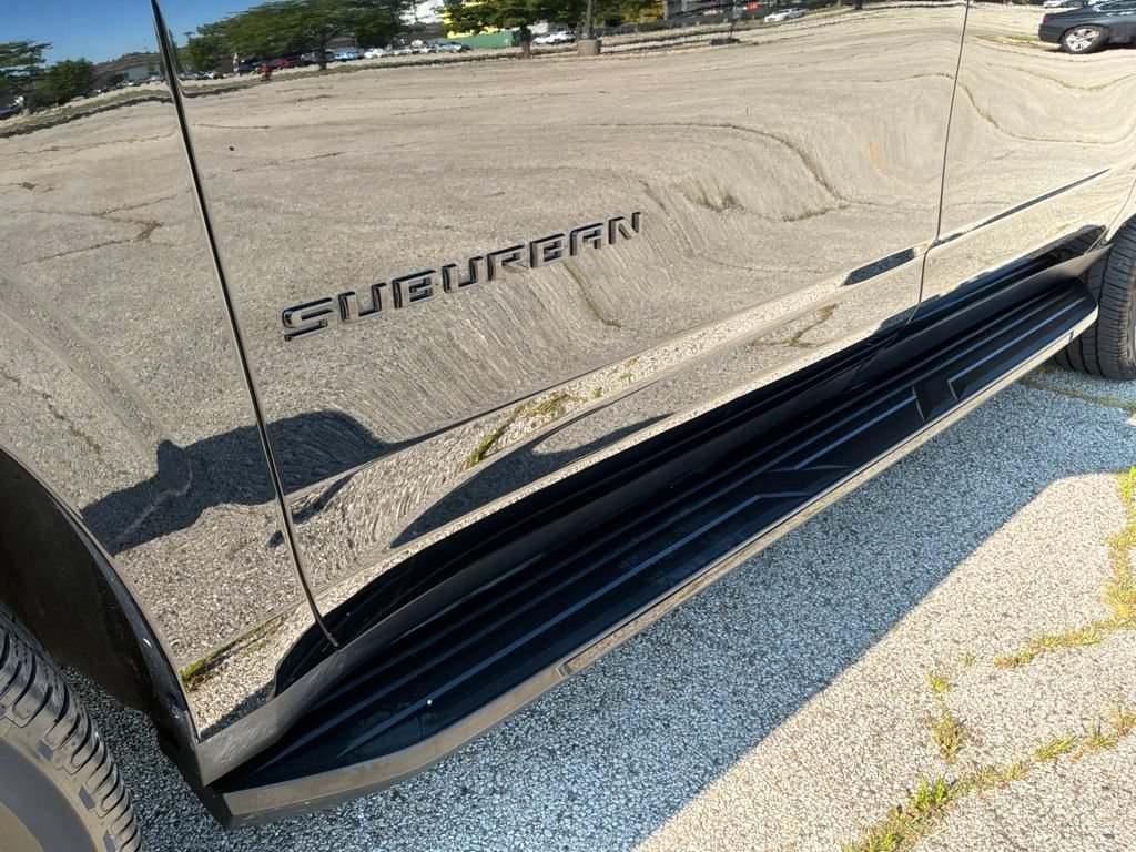Used 2023 Chevrolet Suburban RST w/ Luxury Package AWD/4WD image 17