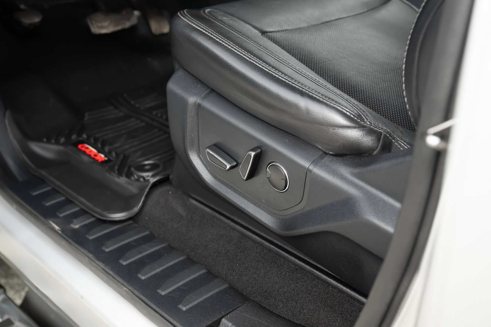 Used 2019 Ford F350 Lariat image 27