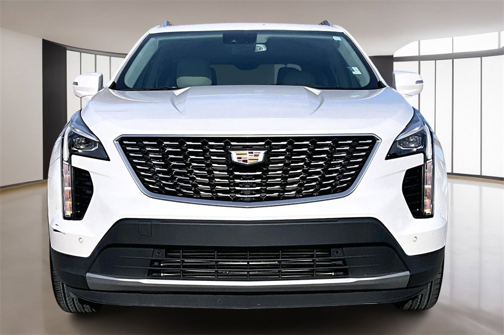 Used 2023 Cadillac XT4 Premium Luxury w/ Cold Weather Package image 3