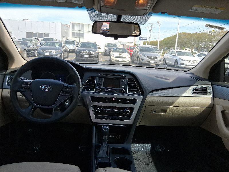 Used 2015 Hyundai Sonata SE w/ Option Group 09 FWD image 28