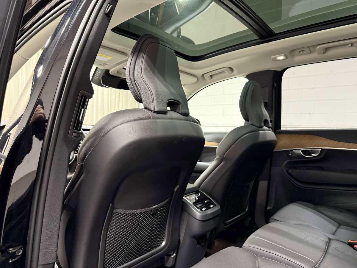 Used 2024 Volvo XC90 B5 Plus image 16