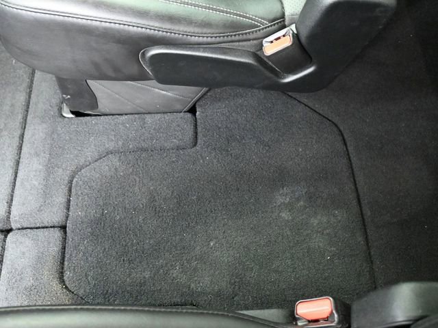 Used 2025 Chrysler Pacifica Select image 28