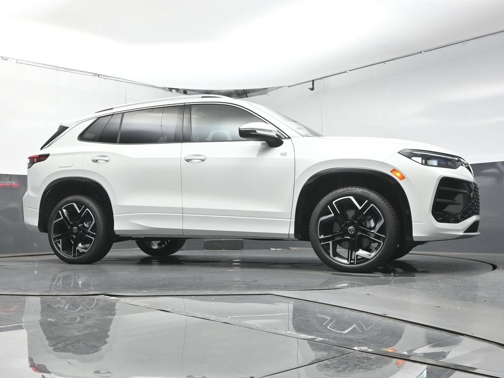 New 2026 Volkswagen Tiguan SEL R-Line AWD/4WD image 33