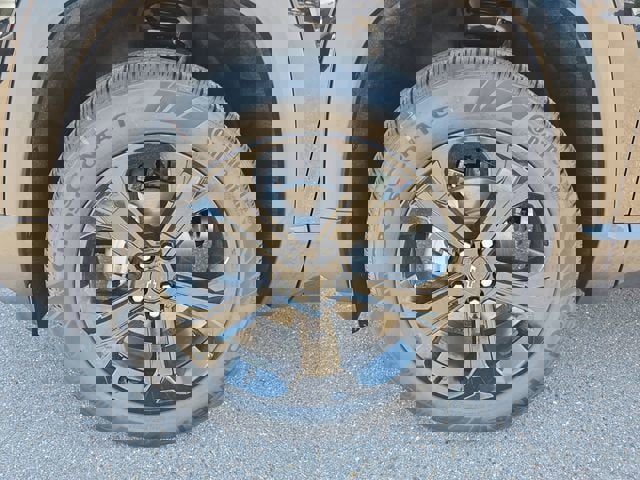 New 2026 Chevrolet Equinox LT w/ Convenience Package II FWD image 9